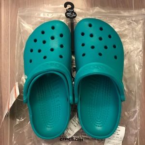 Tropical teal crocs size 8 Clearance